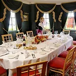 Pavilion Hotel, Bw Signature Collection 3*