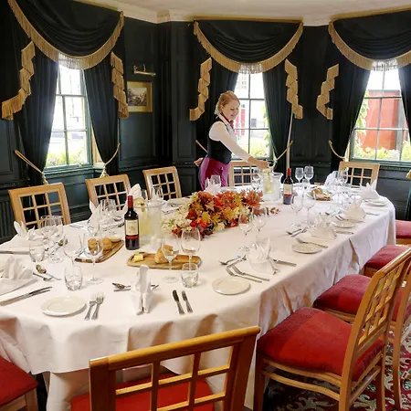 Pavilion Hotel, Bw Signature Collection 3*