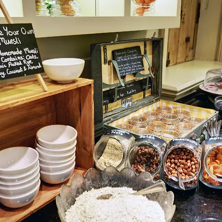 Pavilion Hotel, Bw Signature Collection