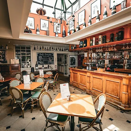 Pavilion Hotel, Bw Signature Collection 3*