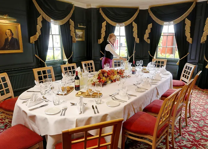 Pavilion Hotel, Bw Signature Collection 3*